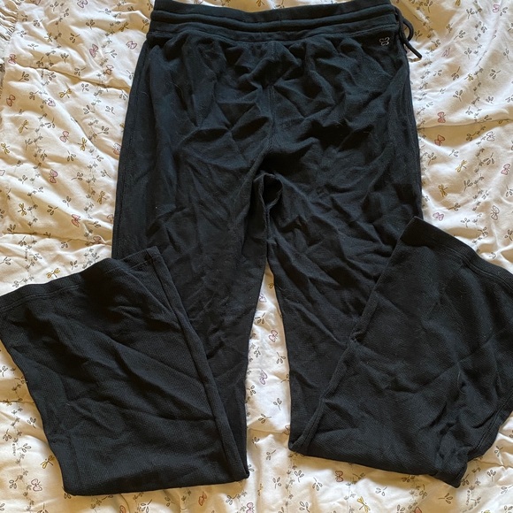Aritzia Black Lounge Pants - Picture 5 of 5